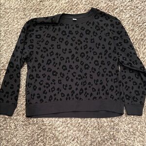 Old Navy Men's Black Animal Print Crewneck Sweater